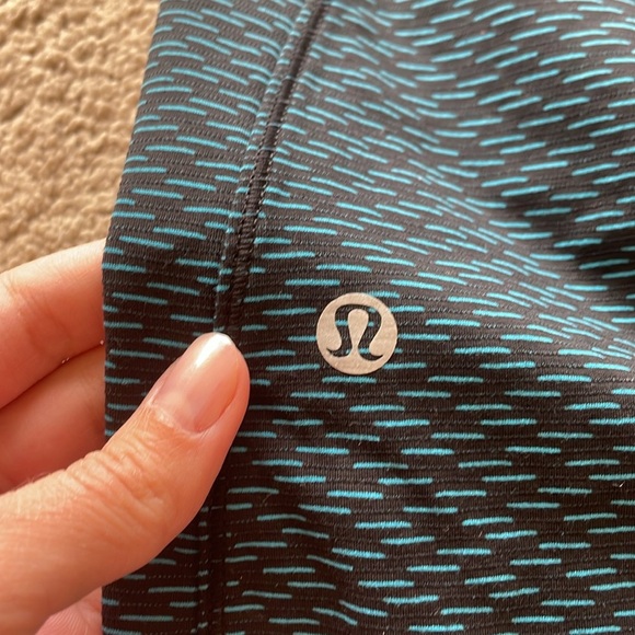 Lululemon Run It Out Tight W’s 4 Black Blue Tiny Geo Print Leggings Activewear - Picture 11 of 12